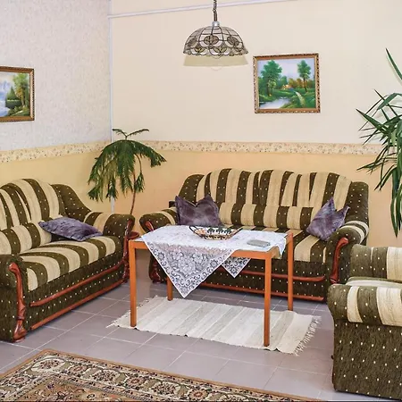 Holiday Kiss Erno Utca-zamardi Holiday home *